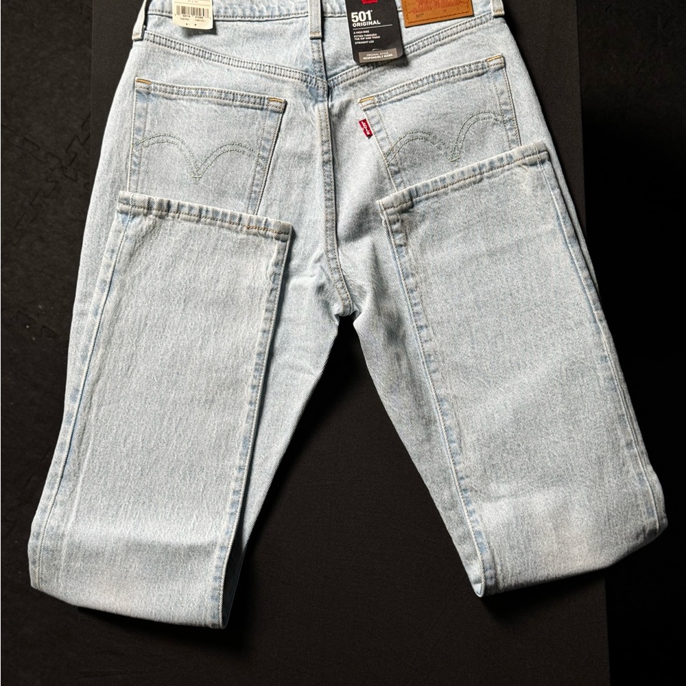 Levi's 501 Women’s Classic Light Denim Jeans